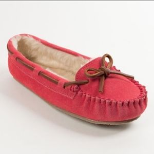 Minnetonka Cally Hot Pink Moccasins